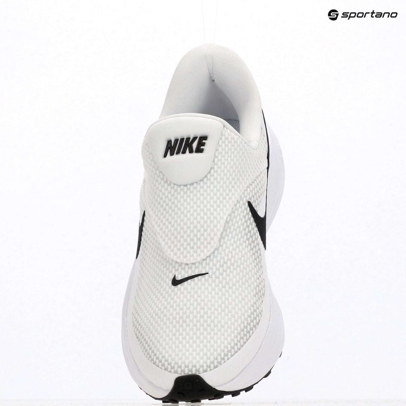 Дамски обувки за бягане Nike Revolution 8 EasyOn white/wolf grey/black 17