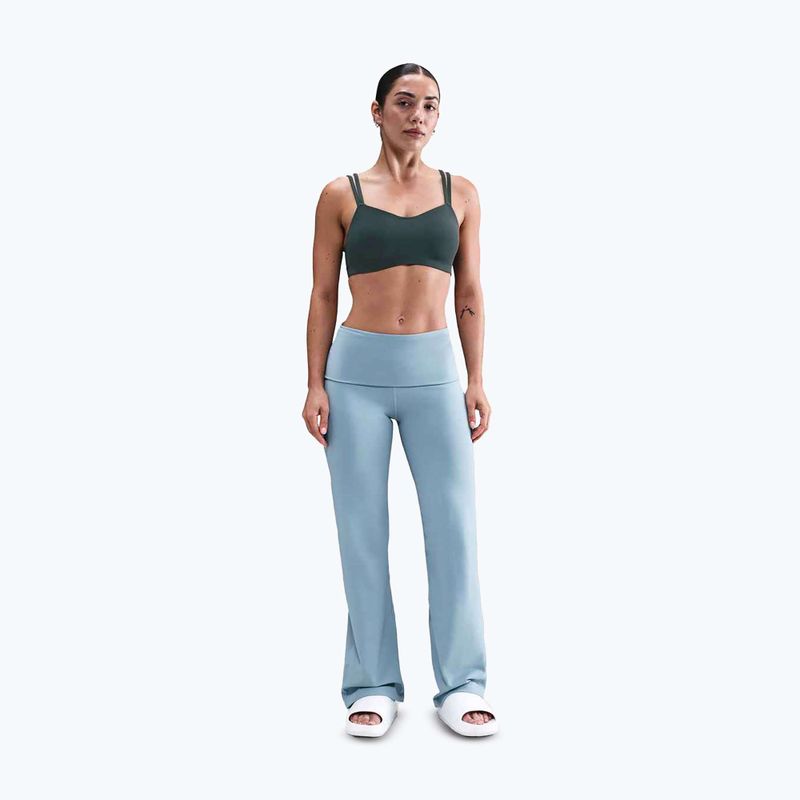 Спортен сутиен Nike Zenvy Strappy Training Bra seaweed/white 2