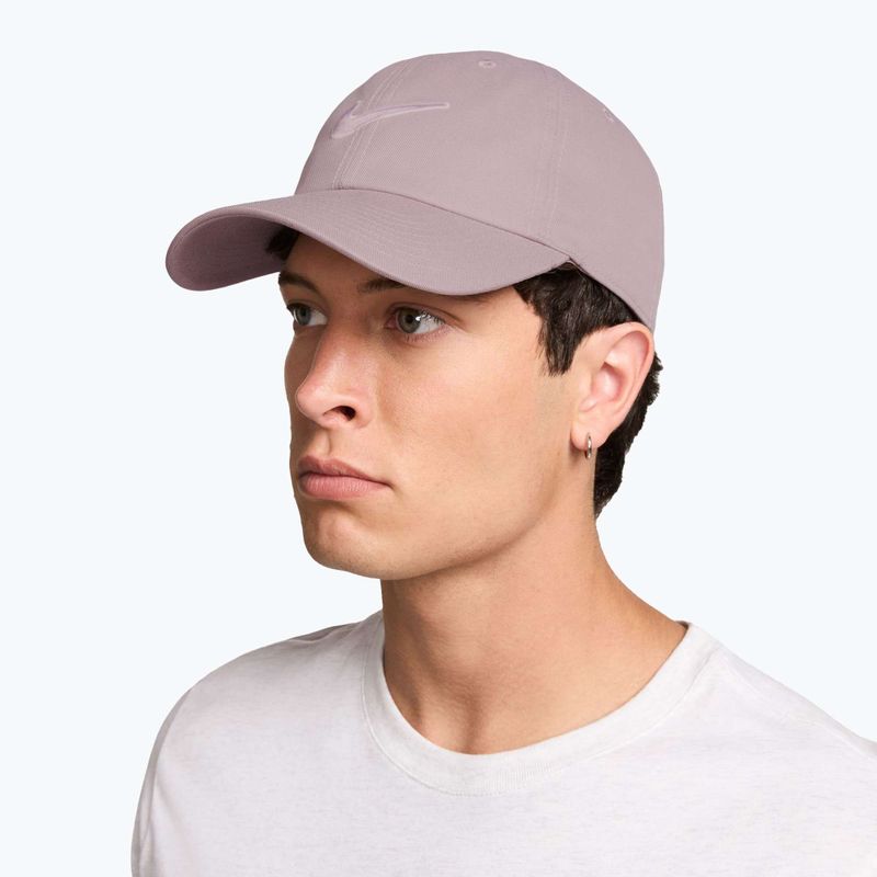 Шапка с козирка Nike Club Unstructured Swoosh light violet ore/particle rose 7